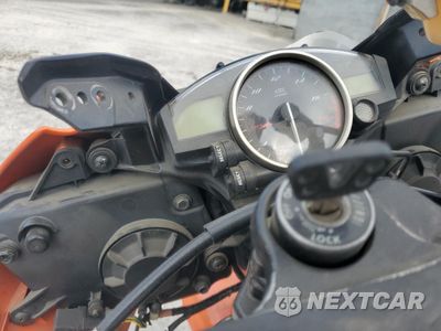 Zdjęcie 8 z 11 samochodu: 2009 YAMAHA YZFR6 VIN:JYARJ16EX9A010681 - miniatura