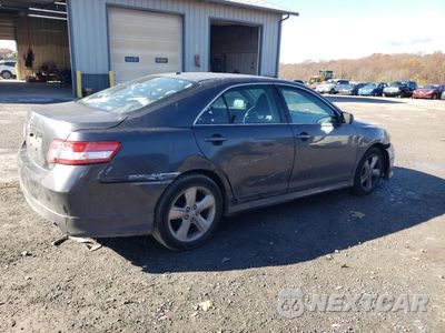 Trzecie zdjęcie samochodu z tyłu: 2010 TOYOTA CAMRY BASE VIN:4T1BF3EK9AU080116 - miniatura