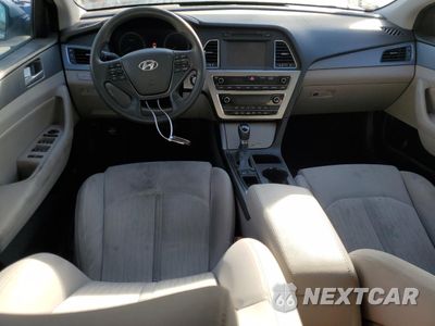 Zdjęcie 8 z 12 samochodu: 2017 HYUNDAI SONATA HYBRID VIN:KMHE24L11HA048460 - miniatura