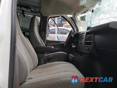 Zdjęcie 7 z 12 samochodu: 2011 GMC SAVANA G1500 VIN:1GTS7AF47B1171166 - miniatura