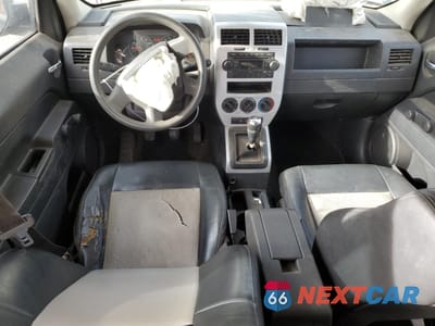 Zdjęcie 8 z 16 samochodu: 2008 JEEP PATRIOT SPORT VIN:1J8FF28W18D710437 - miniatura