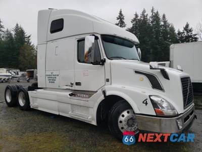 2012 VOLVO VN VNL 4V4NC9EG5CN543069 - główne zdjęcie licytacji z USA - miniatura