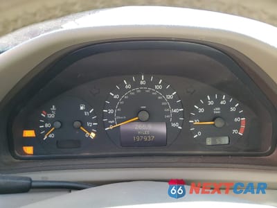 Zdjęcie 9 z 12 samochodu: 2001 MERCEDES-BENZ CLK 320 VIN:WDBLJ65G41F186271 - miniatura