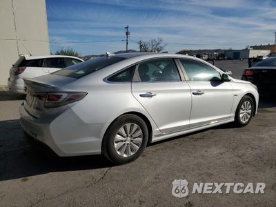 Trzecie zdjęcie samochodu z tyłu: 2017 HYUNDAI SONATA HYBRID VIN:KMHE24L11HA048460 - miniatura