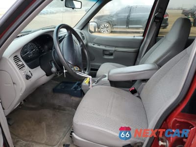 Zdjęcie 7 z 13 samochodu: 2000 FORD EXPLORER XLS VIN:1FMZU62XXYZA06531 - miniatura