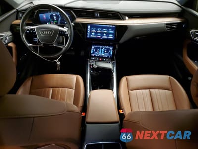 Zdjęcie 8 z 14 samochodu: 2022 AUDI E-TRON PREMIUM VIN:WA1AAAGE8NB037487 - miniatura
