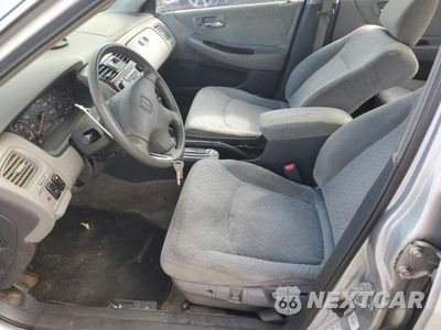 Zdjęcie 7 z 12 samochodu: 2002 HONDA ACCORD EX VIN:1HGCG66882A155774 - miniatura