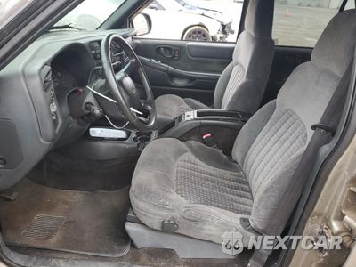 Zdjęcie 7 z 13 samochodu: 2002 CHEVROLET BLAZER VIN:1GNDT13W12K234080 - miniatura