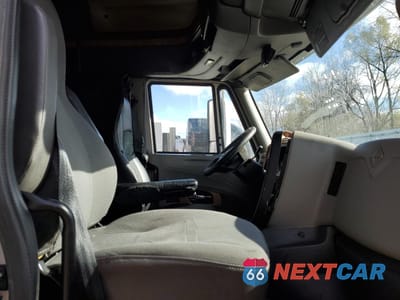 Piąte zdjęcie samochodu w środku: 2015 INTERNATIONAL PROSTAR VIN:3HSDJAPR5FN554439 - miniatura