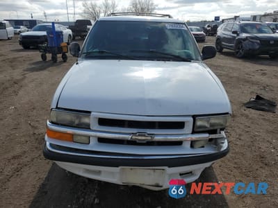 Piąte zdjęcie samochodu w środku: 1998 CHEVROLET BLAZER VIN:1GNCS13W9W2176398 - miniatura