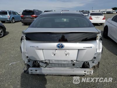 Zdjęcie 6 z 12 samochodu: 2018 TOYOTA PRIUS VIN:JTDKBRFUXJ3071076 - miniatura