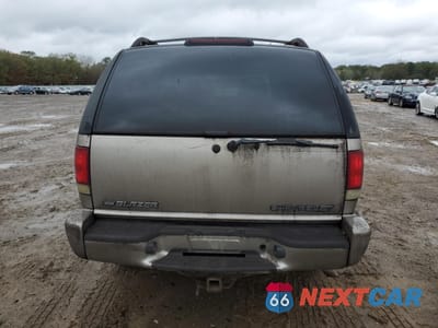 Zdjęcie 6 z 13 samochodu: 2002 CHEVROLET BLAZER VIN:1GNDT13W12K234080 - miniatura