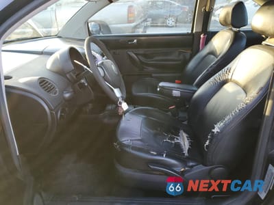 Zdjęcie 7 z 13 samochodu: 2010 VOLKSWAGEN NEW BEETLE VIN:3VWPG3AG7AM013265 - miniatura