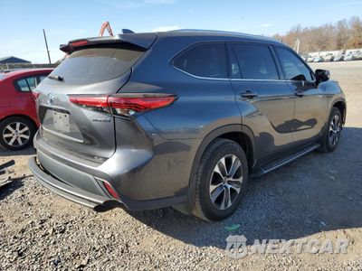 Trzecie zdjęcie samochodu z tyłu: 2021 TOYOTA HIGHLANDER HYBRID XLE VIN:5TDGBRCHXMS518358 - miniatura