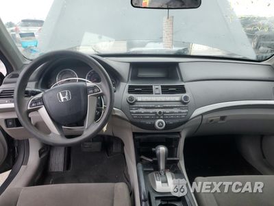 Zdjęcie 8 z 12 samochodu: 2010 HONDA ACCORD EX VIN:1HGCP2F78AA034984 - miniatura
