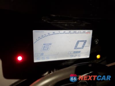 Zdjęcie 7 z 9 samochodu: 2023 YAMAHA YZFR3 A VIN:MH3RH18Y6PK011729 - miniatura