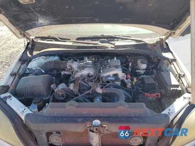 Zdjęcie 12 z 13 samochodu: 2005 KIA SORENTO EX VIN:KNDJD733255456373 - miniatura