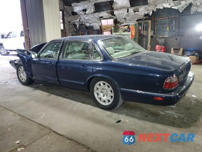 Drugie zdjęcie samochodu z przodu: 2002 JAGUAR XJ8 VIN:SAJDA14C02LF45629 - miniatura