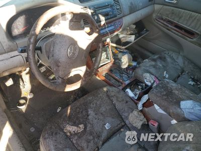 Zdjęcie 8 z 13 samochodu: 2005 TOYOTA CAMRY LE VIN:4T1BF30K45U620839 - miniatura