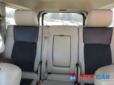 Zdjęcie 10 z 16 samochodu: 2007 JEEP COMMANDER OVERLAND VIN:1J8HG68207C610814 - miniatura