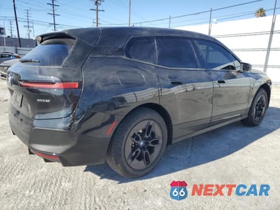 Trzecie zdjęcie samochodu z tyłu: 2024 BMW IX XDRIVE50 VIN:WB523CF02RCP92300 - miniatura