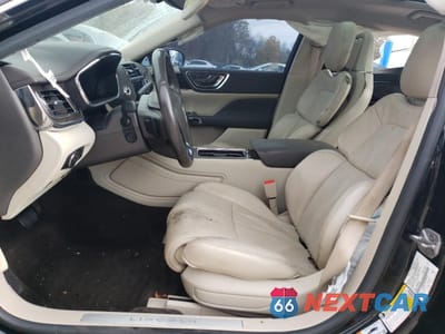 Zdjęcie 7 z 13 samochodu: 2017 LINCOLN CONTINENTAL RESERVE VIN:1LN6L9RP4H5609141 - miniatura