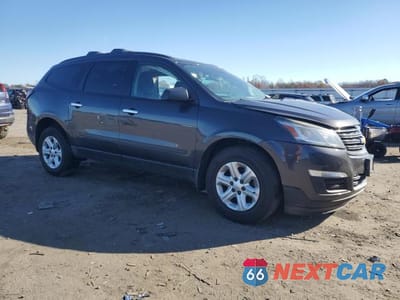 Czwarte zdjęcie samochodu z boku: 2015 CHEVROLET TRAVERSE LS VIN:1GNKRFED7FJ145222 - miniatura