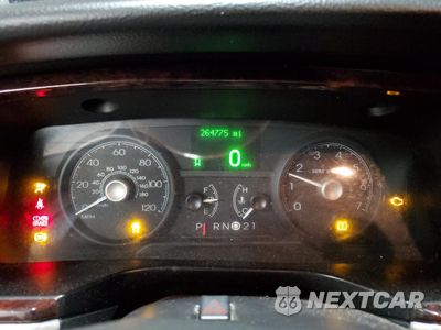 Zdjęcie 9 z 12 samochodu: 2010 LINCOLN TOWN CAR SIGNATURE LIMITED VIN:2LNBL8CV5AX750787 - miniatura