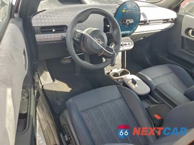 Zdjęcie 8 z 12 samochodu: 2025 MINI COOPER BASE VIN:WMW13GD08S2X10430 - miniatura