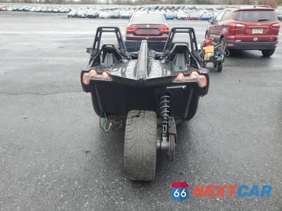 Czwarte zdjęcie samochodu z boku: 2015 POLARIS SLINGSHOT VIN:57XAASFA0F5102883 - miniatura