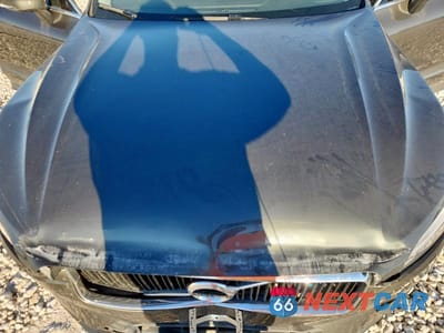 Zdjęcie 12 z 12 samochodu: 2018 VOLVO XC60 T5 VIN:LYV102RK4JB069959 - miniatura