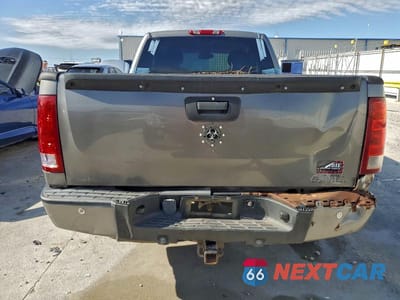 Zdjęcie 6 z 12 samochodu: 2008 GMC SIERRA VIN:1GTEC19J18Z173936 - miniatura