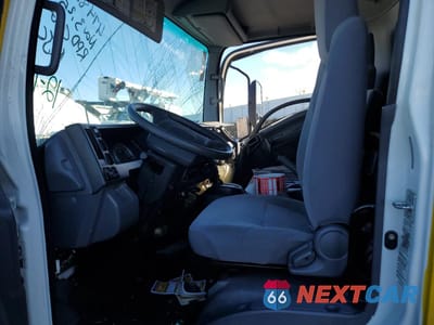 Zdjęcie 7 z 12 samochodu: 2020 ISUZU NRR BOX TRUCK VIN:JALE5W165L7300057 - miniatura