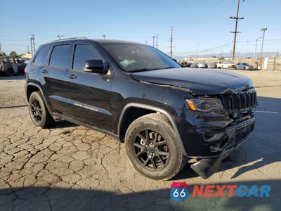 Czwarte zdjęcie samochodu z boku: 2017 JEEP GRAND CHEROKEE LIMITED VIN:1C4RJEBG5HC779305 - miniatura