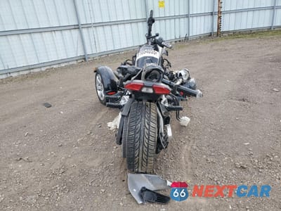 Czwarte zdjęcie samochodu z boku: 2016 CAN-AM SPYDER ROADSTER F3 VIN:2BXRDDD23GVC01181 - miniatura