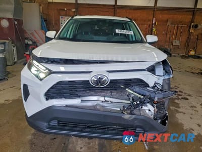 Piąte zdjęcie samochodu w środku: 2024 TOYOTA RAV4 XLE VIN:2T3P1RFV6RW461652 - miniatura