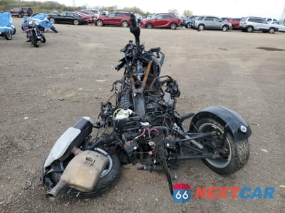 Drugie zdjęcie samochodu z przodu: 2016 CAN-AM SPYDER ROADSTER F3 VIN:2BXRDDD23GVC01181 - miniatura