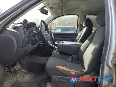 Zdjęcie 7 z 11 samochodu: 2011 GMC SIERRA K2500 SLE VIN:1GT120C88BF240980 - miniatura