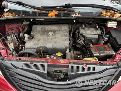 Zdjęcie 7 z 11 samochodu: 2014 TOYOTA SIENNA VIN:5TDZK3DC7ES525892 - miniatura