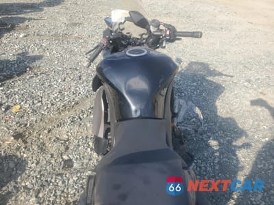 Zdjęcie 6 z 9 samochodu: 2012 KAWASAKI ZX1000 G VIN:JKAZXCG15CA017338 - miniatura