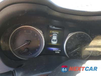 Zdjęcie 9 z 12 samochodu: 2016 INFINITI Q50 VIN:JN1EV7APXGM301702 - miniatura
