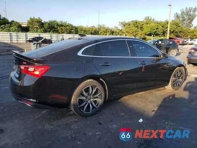 Trzecie zdjęcie samochodu z tyłu: 2023 CHEVROLET MALIBU RS VIN:1G1ZG5ST9PF154844 - miniatura