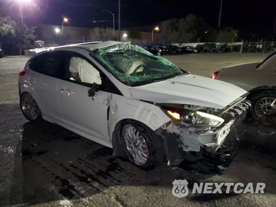 Czwarte zdjęcie samochodu z boku: 2017 FORD FOCUS ST VIN:1FADP3L91HL325183 - miniatura