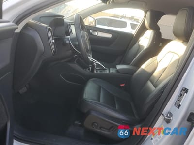 Zdjęcie 7 z 17 samochodu: 2021 VOLVO XC40 T5 MOMENTUM VIN:YV4162UK4M2486524 - miniatura