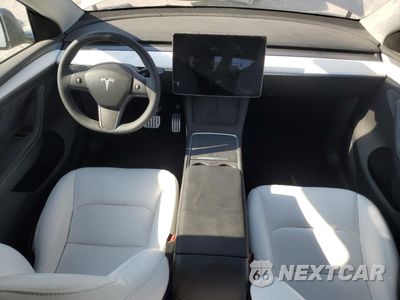 Zdjęcie 8 z 13 samochodu: 2024 TESLA MODEL Y VIN:7SAYGDEF3RA302092 - miniatura