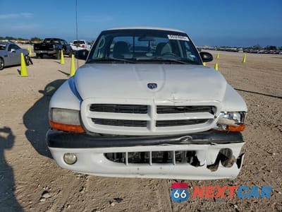 Piąte zdjęcie samochodu w środku: 2000 DODGE DAKOTA VIN:1B7GL22X3YS752058 - miniatura