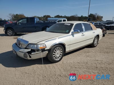 2004 LINCOLN TOWN CAR ULTIMATE 1LNHM83W84Y640336 - główne zdjęcie licytacji z USA - miniatura