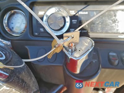 Zdjęcie 8 z 10 samochodu: 2010 HARLEY-DAVIDSON FLHX VIN:1HD1KB438AB624289 - miniatura