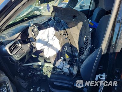 Zdjęcie 7 z 13 samochodu: 2019 KIA SORENTO L VIN:5XYPG4A33KG582764 - miniatura