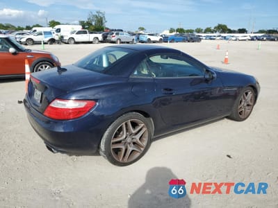 Trzecie zdjęcie samochodu z tyłu: 2012 MERCEDES-BENZ SLK 250 VIN:WDDPK4HA8CF035406 - miniatura